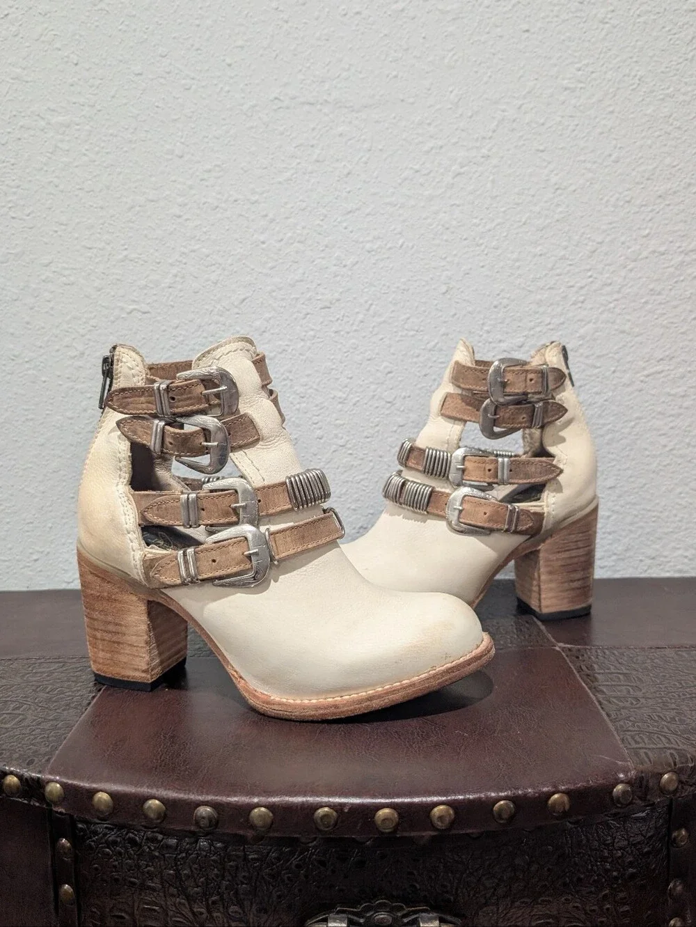 FreeBird SAVANNAH Beige Ivory Ankle Boots size 7
